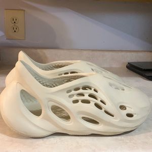 Yeezy foam runner Ararat.